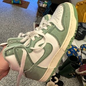 High Top Nikes